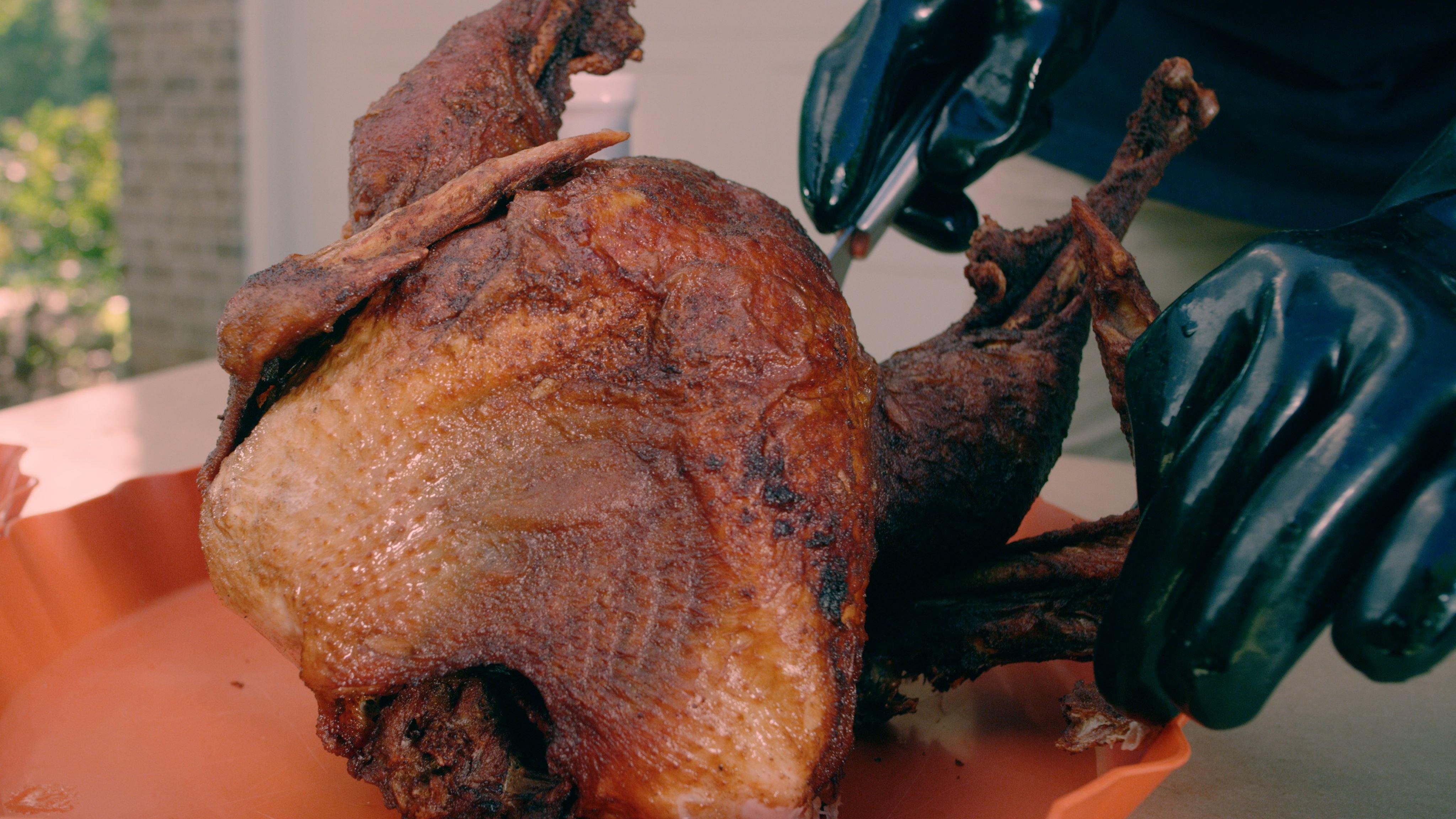 3 Tips for the Tastiest Fried Thanksgiving Turkey - LoCo Cookers